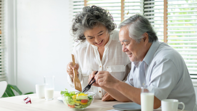 Một trong những vấn đề dinh dưỡng cần can thiệp ở người cao tuổi là suy dinh dưỡng
