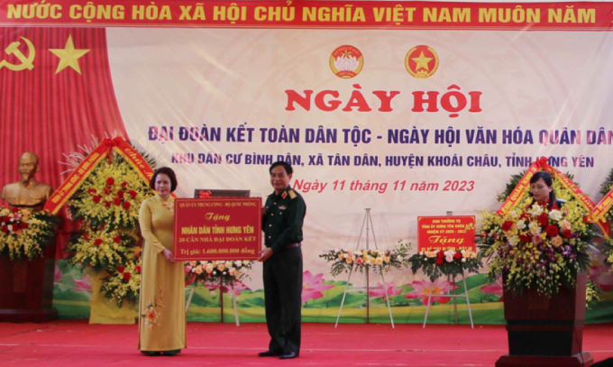 Ủy ban MTTQ Việt Nam tỉnh Hưng Yên tiếp nhận hỗ trợ xây dựng nhà Đại đoàn kết