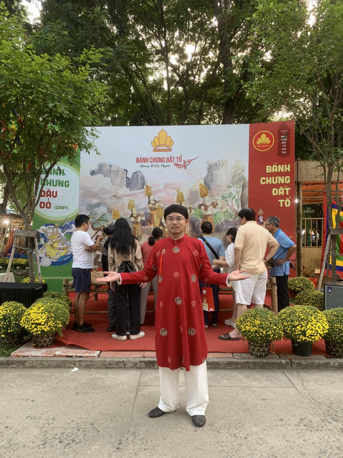 Nghệ nhân Phạm Hiếu, thương hiệu Bánh Chưng Đất Tổ giới thiệu gian hàng tại Tết Việt 2024