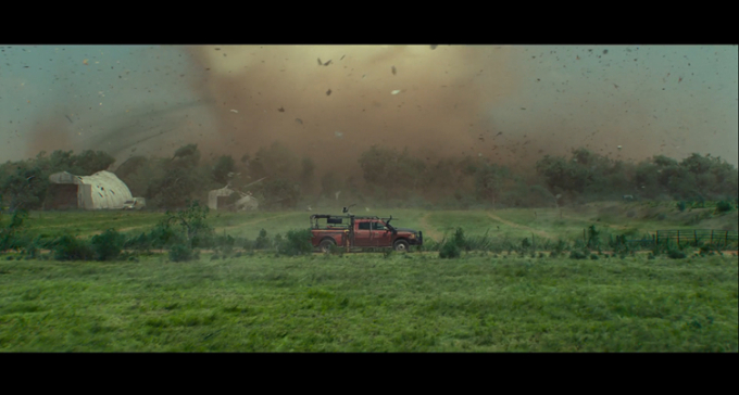 Bom tấn chủ đề thảm họa mùa hè năm nay “Lốc xoáy tử thần” ra mắt trailer và poster đầu tiên