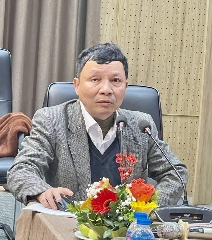 Ông Lê Thanh Minh, Giám đốc Trung tâm Hỗ trợ dịch vụ giống cây trồng Việt Nam trình bày các vấn đề liên quan đến bảo hộ giống cây trồng tại Việt Nam