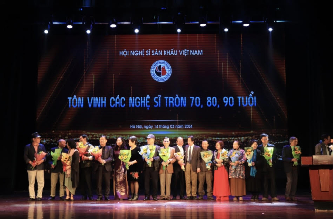 Hội Nghệ sĩ Sân khấu Việt Nam chúc mừng các nghệ sĩ cao tuổi