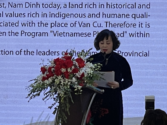 Bà Lê Thị Thiết, CHủ tịch Hiệp hội Văn hóa Ẩm thực tỉnh Nam Định phát biểu tại Lễ khai mạc Fesstival Phở 2024