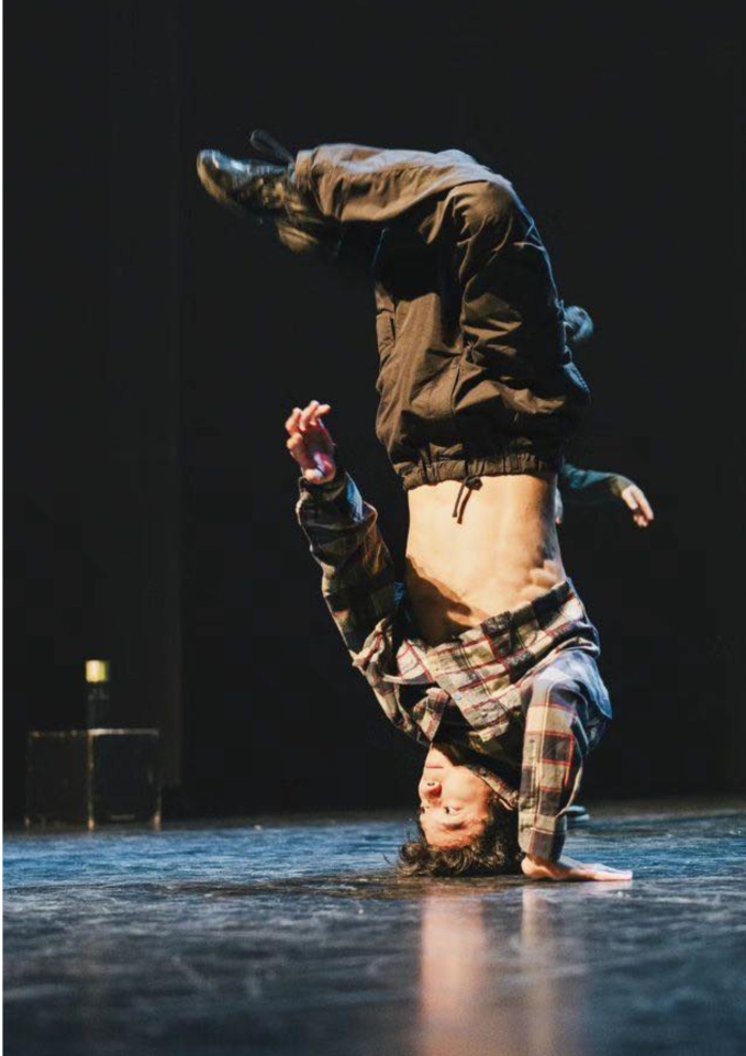 Nhóm breakdance Double Impro lưu diễn tại Việt Nam