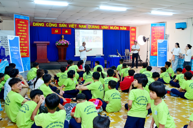 Dạy các em kĩ năng livestream