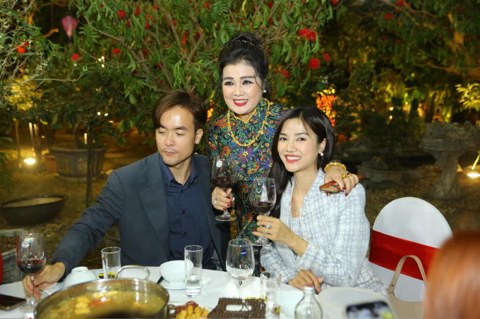 Sân khấu Lệ Ngọc - Sự thành công phải trả giá bằng máu và nước mắt
