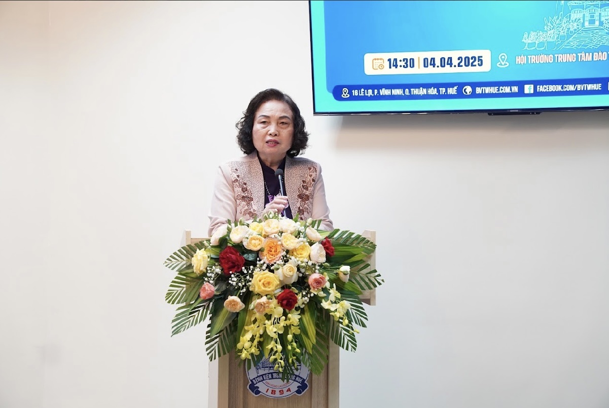 GS.TS Lê Thị Hợp, Chủ tịch Hội Nữ trí thức Việt Nam chia sẻ sự xúc động sâu khi xem những thước phim về những kỳ tích ghép tạng tại Bệnh viện Trung ương Huế.
