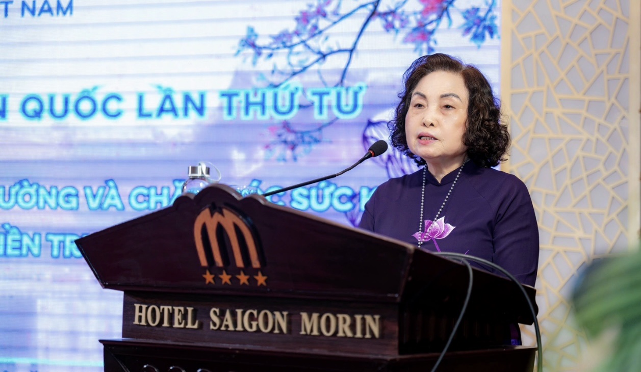 GS.TS Lê Thị Hợp, Chủ tịch Hội Nữ trí thức Việt Nam, Trưởng Ban Chỉ đạo, Ban Tổ chức phát biểu khai mạc