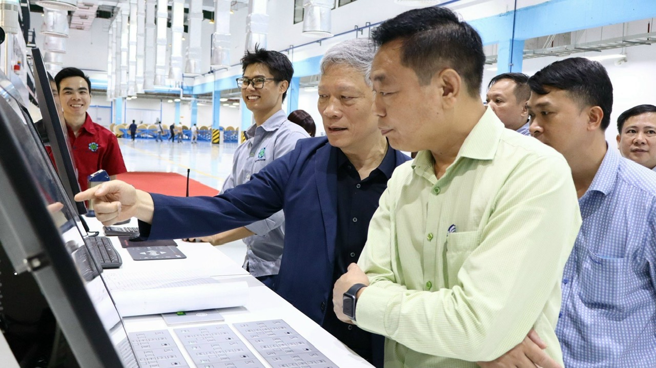 Với những sáng chế được cấp bằng độc quyền, Công ty Q&T -đơn vị sản xuất giấy nền đã lớp Polymer nhận được sự quan tâm của các quốc gia đang lưu thông tiền giấy, trong đó có Nhà máy In tiền Quốc gia Việt Nam. 