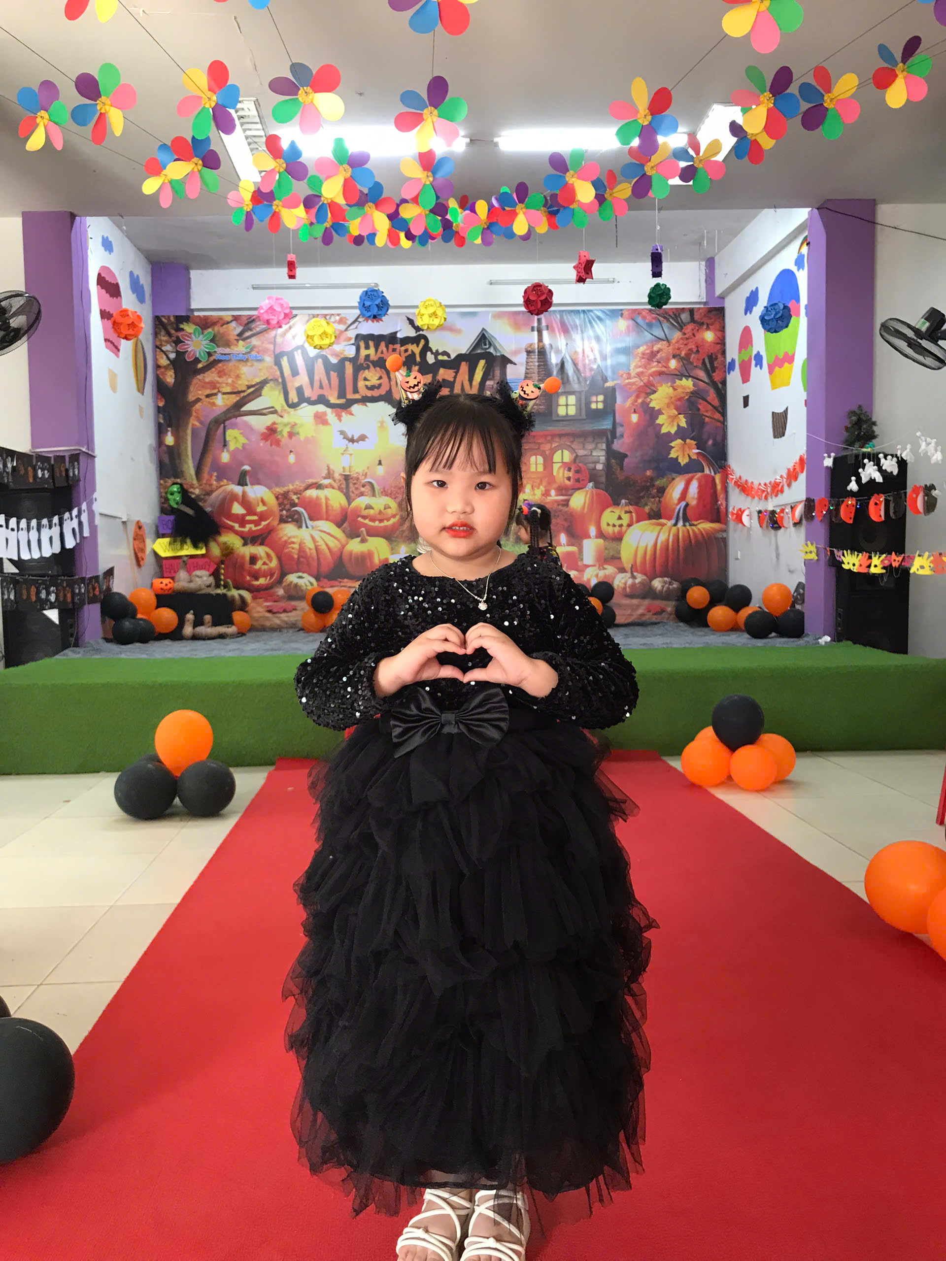  Bé Nguyễn Ánh Dương, con gái đầu của chị Hường và anh Thắng