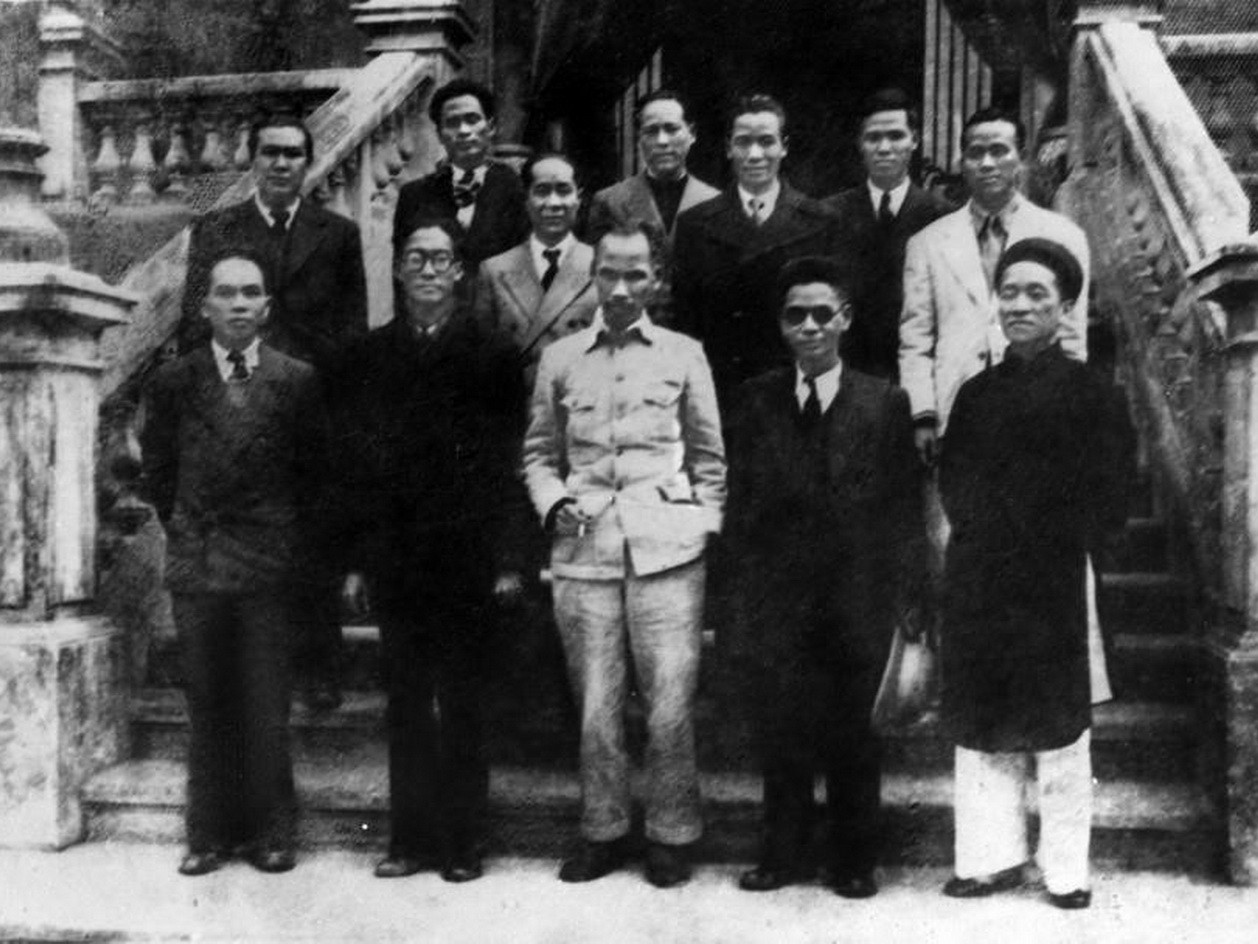 Từ chàng thanh niên yêu nước Nguyễn Tất Thành rời bến cảng Nhà Rồng năm 1911 ra đi tìm đường cứu nước, Người đã bôn ba khắp năm châu, tiếp thu chủ nghĩa Marx-Lenin và tìm ra con đường cách mạng vô sản để giải phóng dân tộc. (Nguồn: TTXVN)