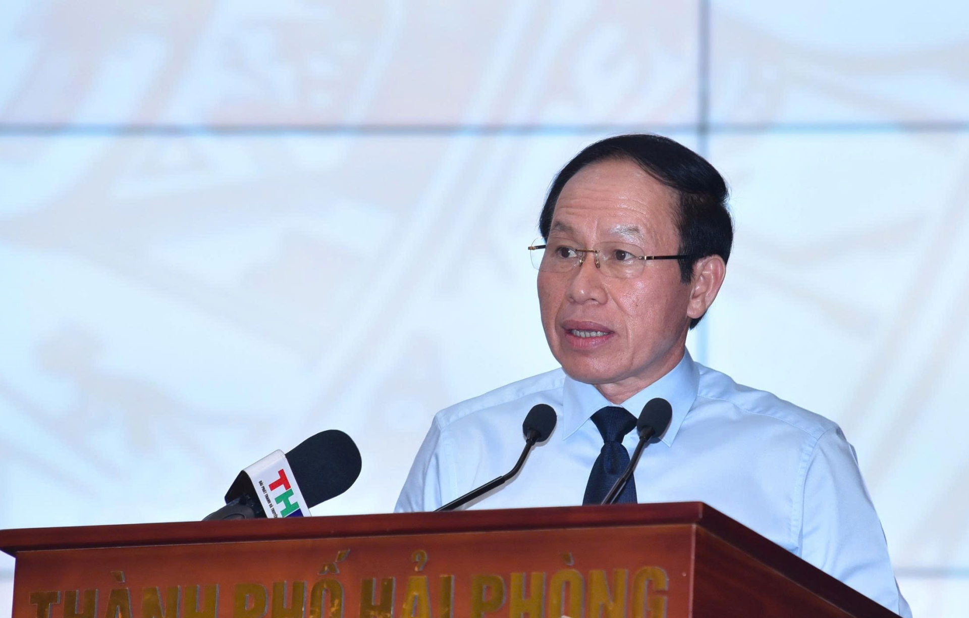Đồng chí Lê Tiến Châu, Uỷ viên Trung ương Đảng, Bí thư Thành uỷ, Trưởng Đoàn đại biểu Quốc hội Hải Phòng phát biểu tại cuộc gặp mặt.