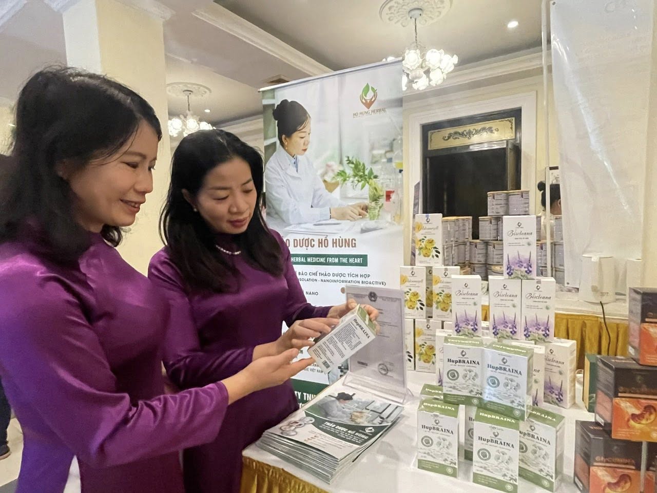 Sản phẩm do Công ty TNHH Thảo dược Hồ Hùng sản xuất trên cơ sở các kết quả nghiên cứu của tiến sĩ Nguyễn Thị Thúy Hường và các cộng sự được người tiêu dùng phản hồi tốt.