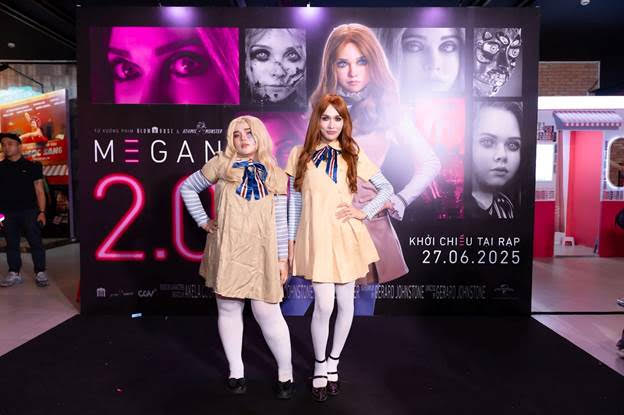 MEGAN 2.0 ra mắt tưng bừng tại Việt Nam: Phi Thanh Vân Lậu mang hẳn lô tô lên thảm đỏ