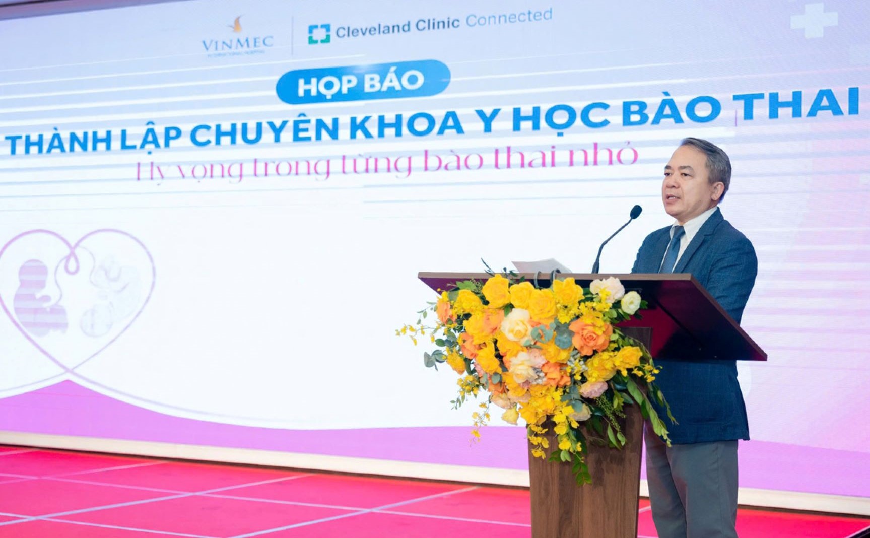 PGS.TS.BS Phạm Bá Nha - Giám đốc Trung tâm Sức khoẻ Phụ Nữ (Vinmec Times City) phát biểu tại buổi lễ ra mắt chuyên khoa Y học Bào thai.