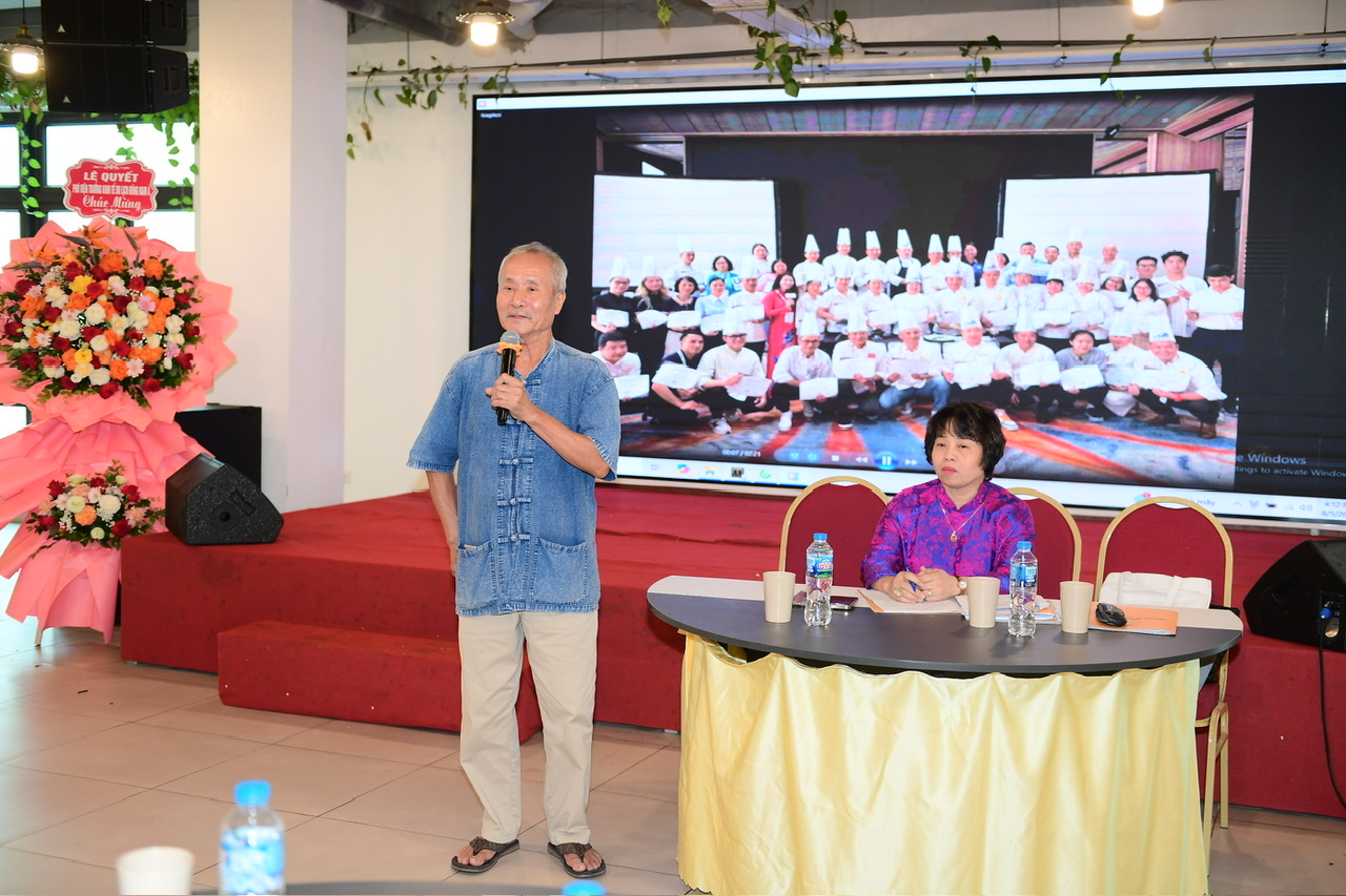  TS. Vũ Thế Long, Cố vấn Hiệp hội Văn hóa Ẩm thực Việt Nam cho rằng: Hiện nay, Ninh Bình là khu vực có bề dày văn hóa truyền thống, trong đó có nhiều đặc sản đặc trưng của vùng Đồng bằng sông Hồng, kết hợp với các di sản văn hóa, khu danh thắng thế giới thu hút đông đảo du khách trong nước và quốc tế.