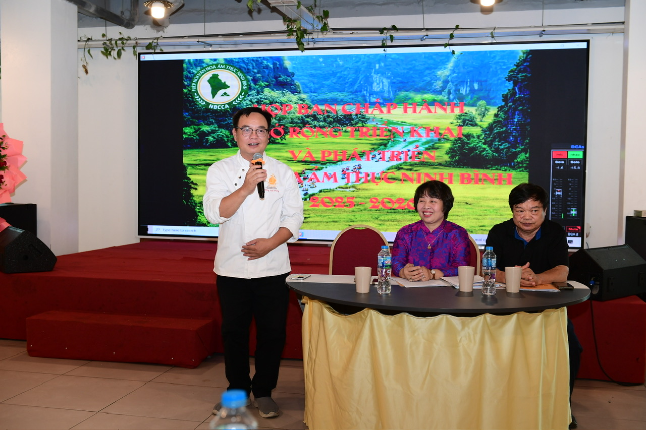 Đại diện Trường Cao đẳng Du lịch Hà Nội và Hội đầu bếp Hoàng Gia thì bày tỏ sẵn sàng đào tạo, hỗ trợ kỹ thuật và chuyên môn cho các đầu bếp, nhà hàng, khách sạn, góp phần nâng tầm chất lượng ngành ẩm thực vùng mới.