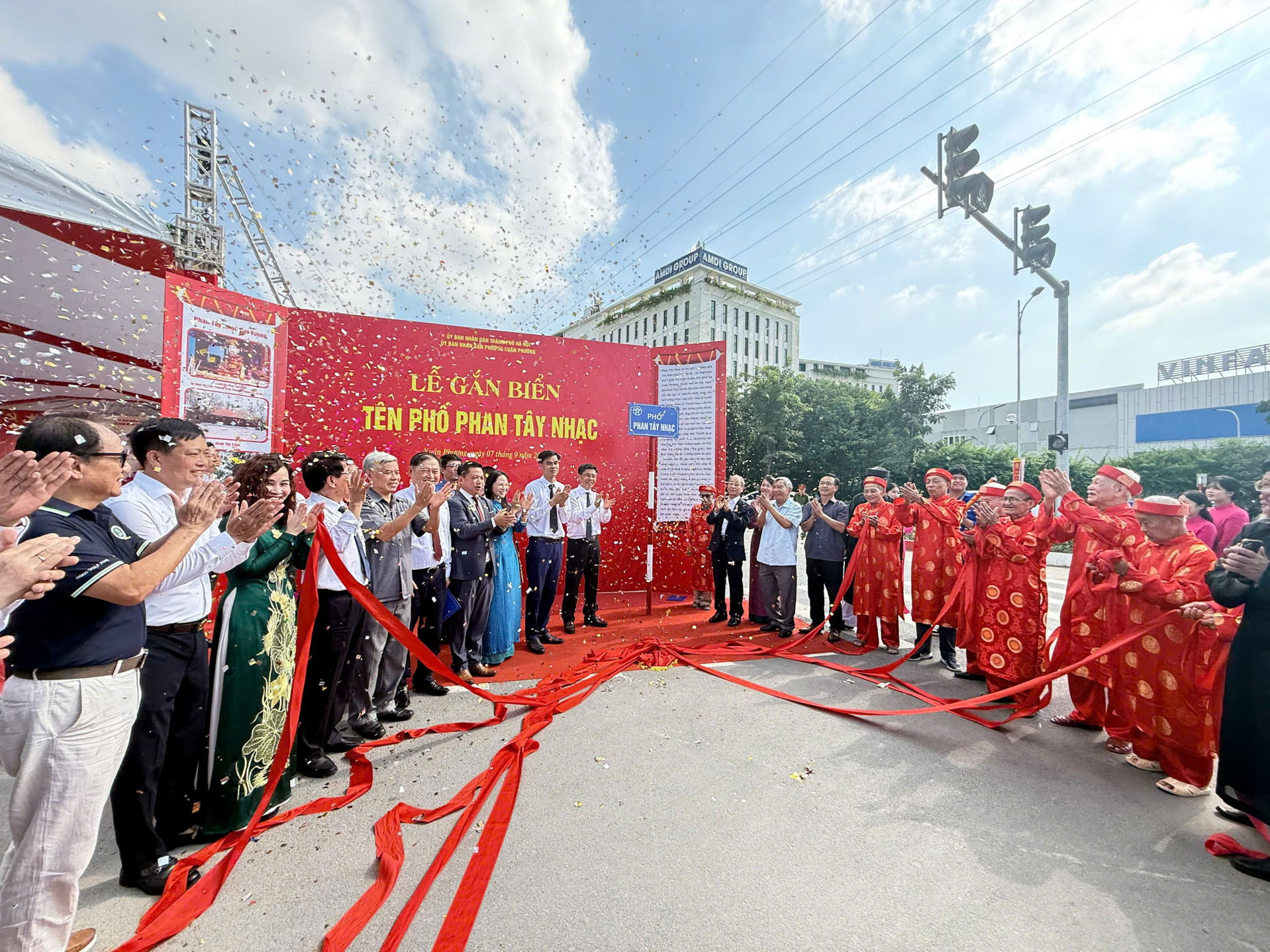  Hà Nội gắn biển tên phố Phan Tây Nhạc