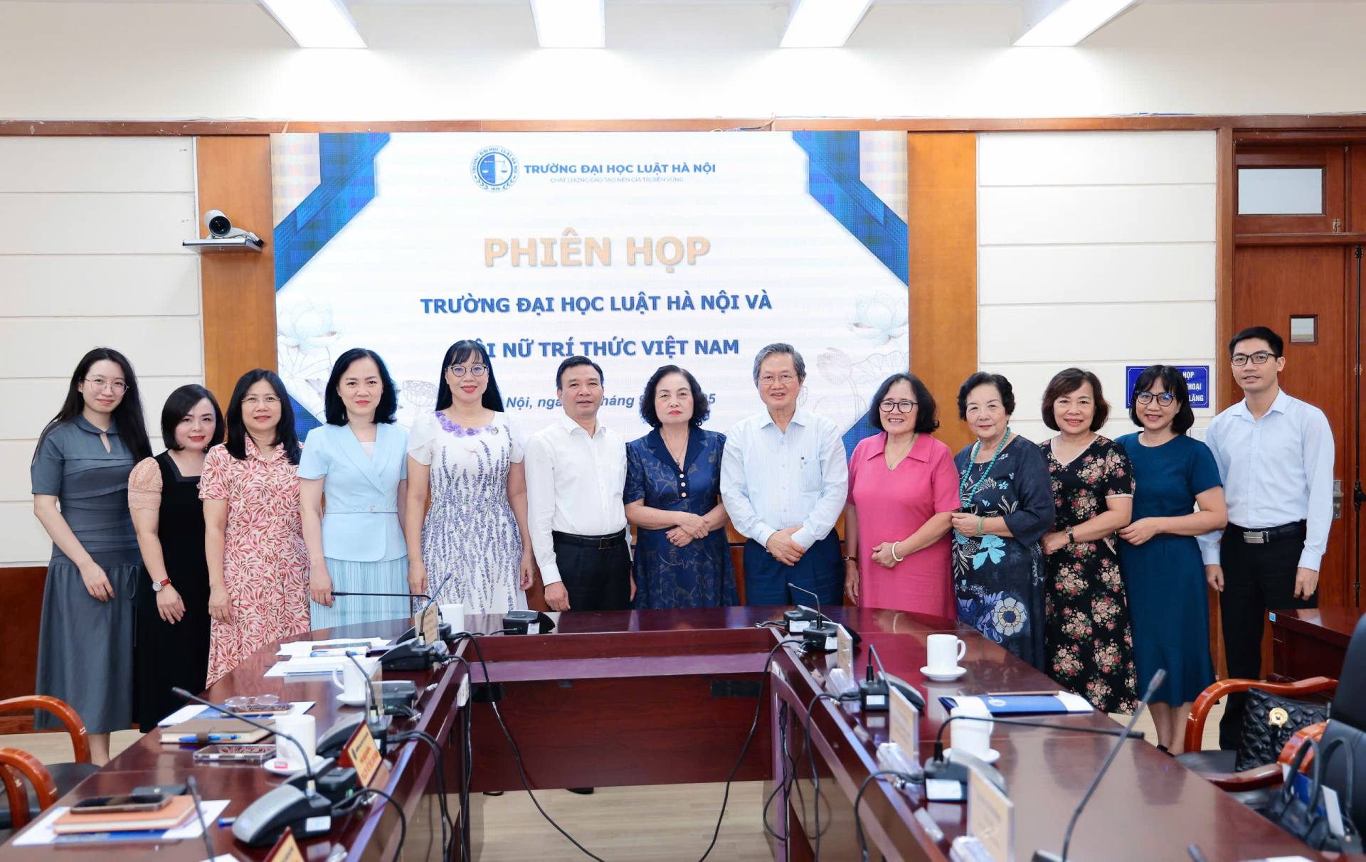 Triển khai thành lập Chi hội Nữ trí thức Trường Đại học Luật Hà Nội