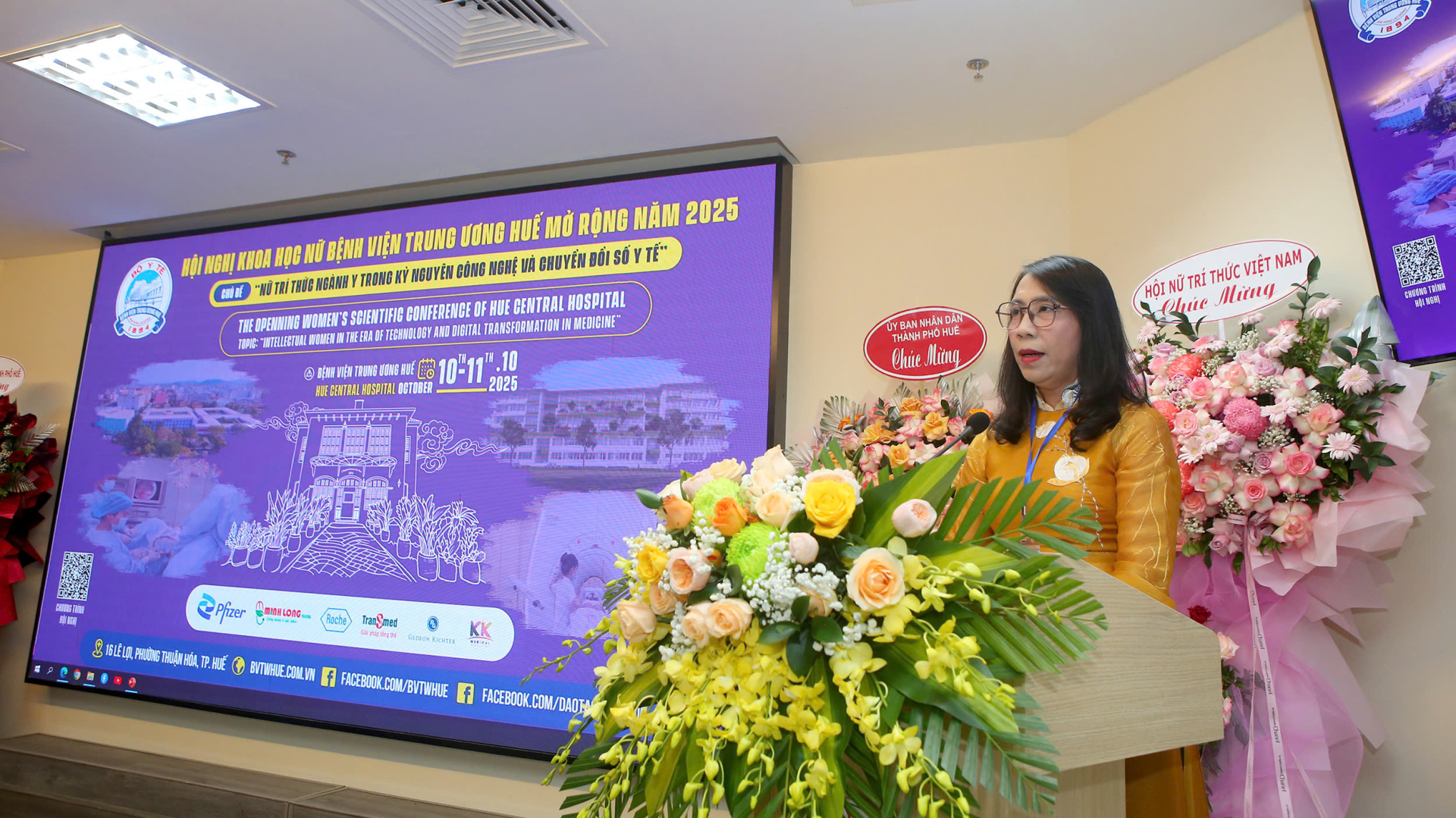 ThS.BSCKII. Hoàng Thị Lan Hương, Phó Giám đốc Bệnh viện Trung ương Huế phát biểu khai mạc