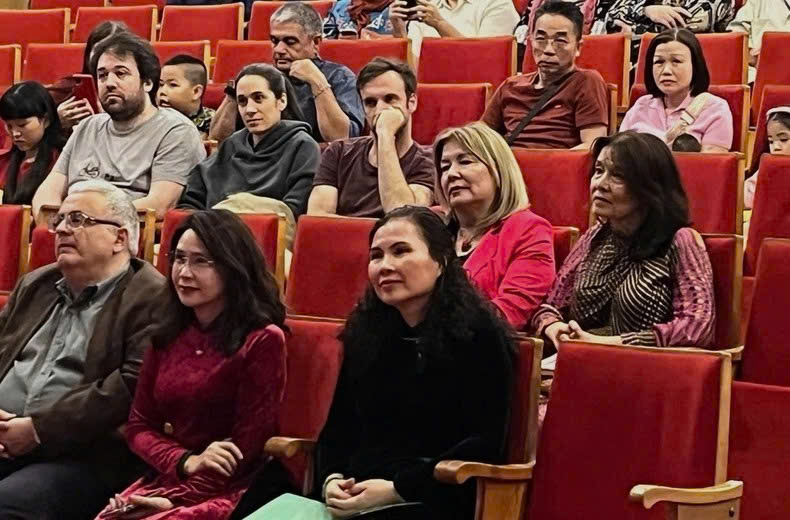 Khán giả tại Hy Lạp xem phim 