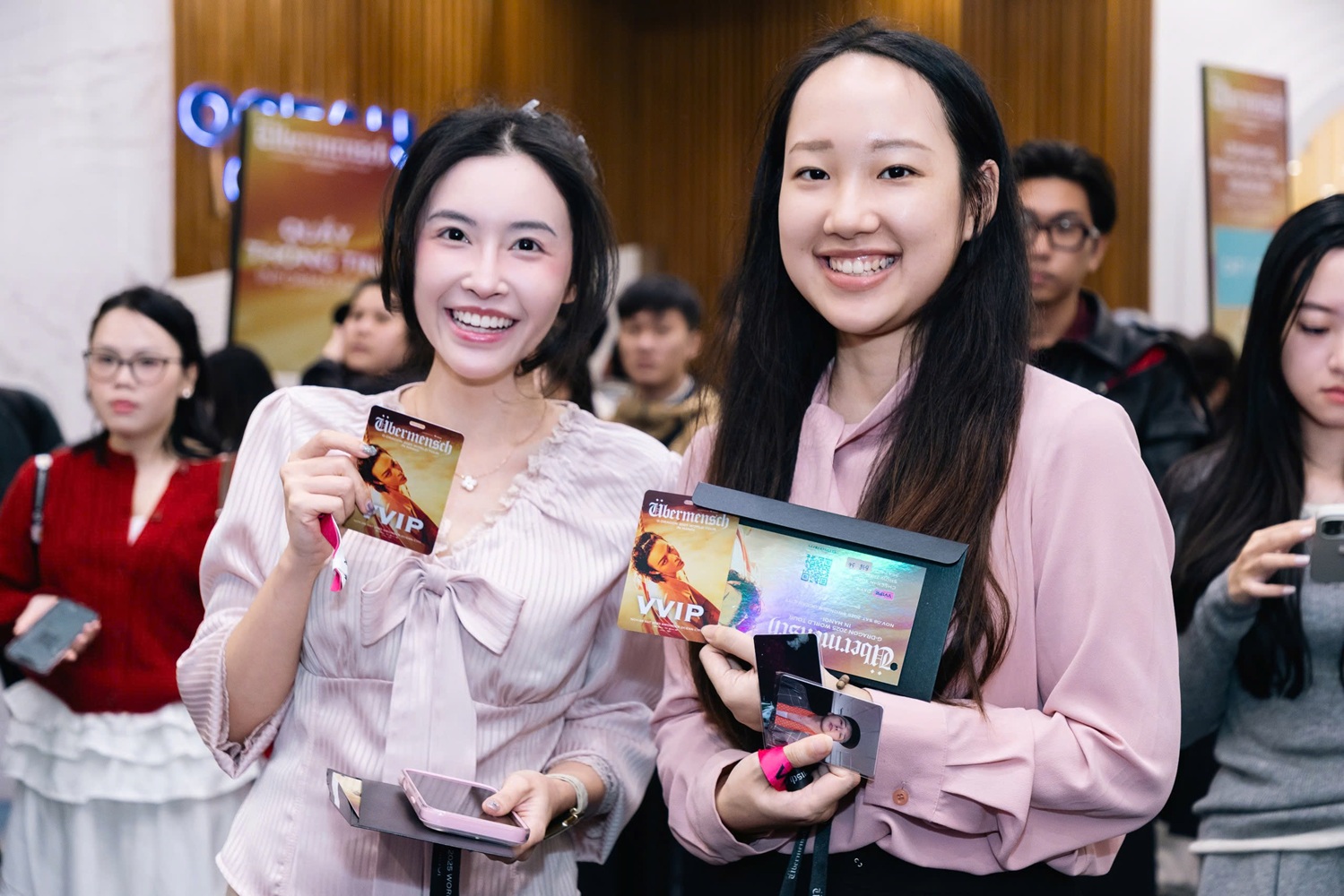 Fan đổ về Ocean City check in G-DRAGON 2025 WORLD TOUR [Übermensch] IN HANOI, háo hức chờ concert lịch sử