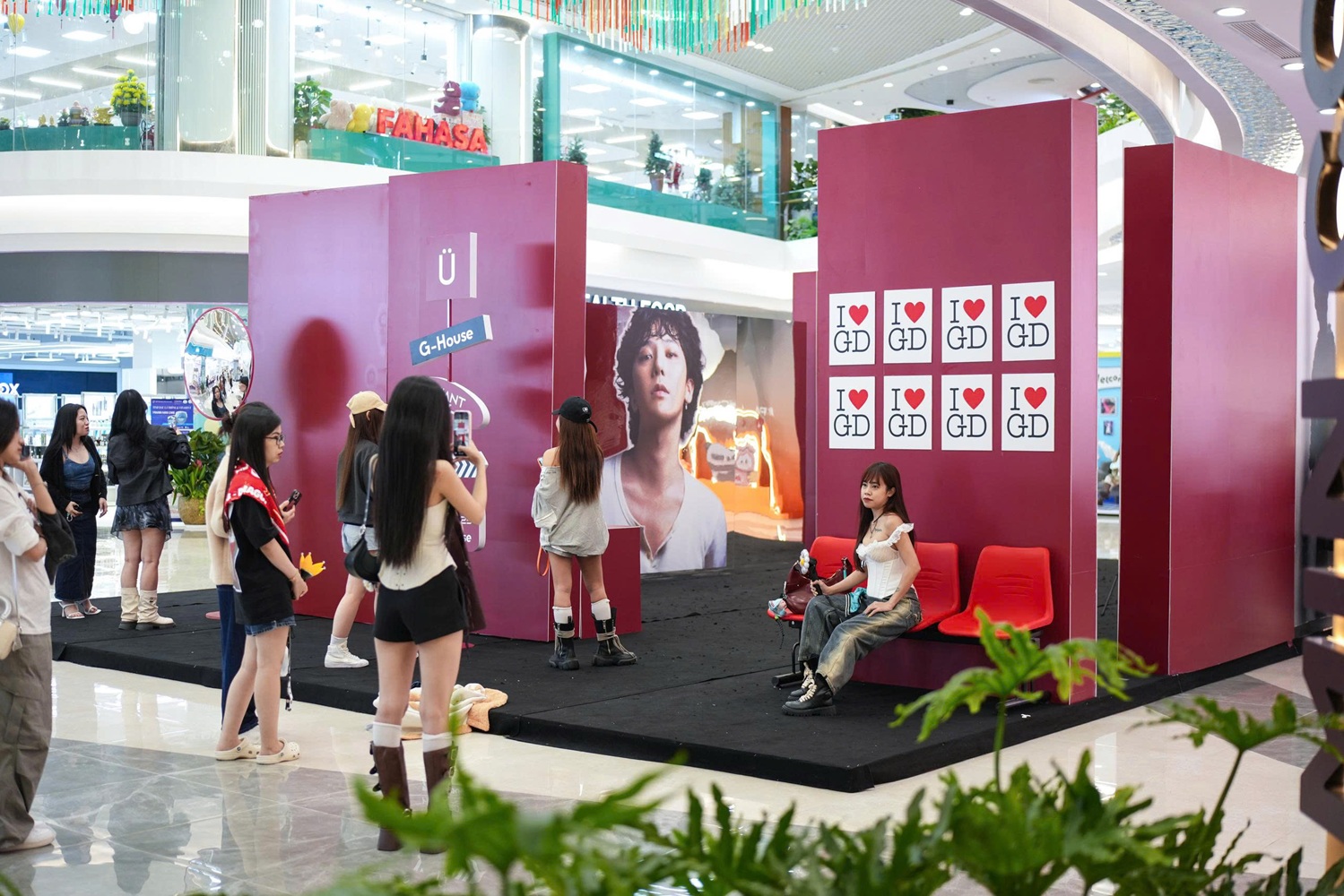 Fan đổ về Ocean City check in G-DRAGON 2025 WORLD TOUR [Übermensch] IN HANOI, háo hức chờ concert lịch sử