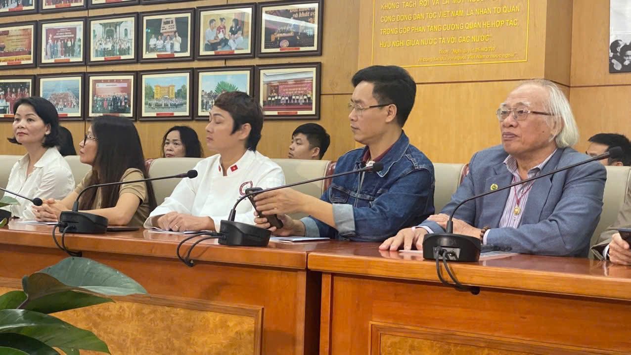 Các đại biểu tham gia sự kiện. 