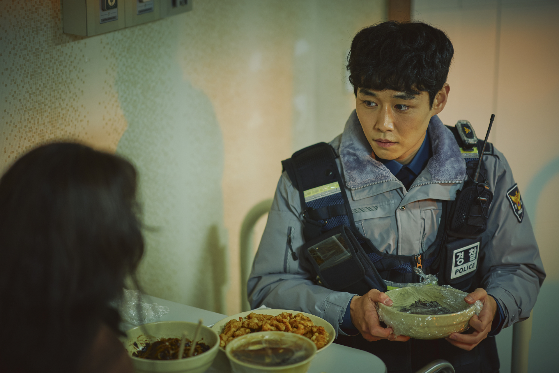 Khán giả “điêu đứng” trước kịch bản xoắn não của