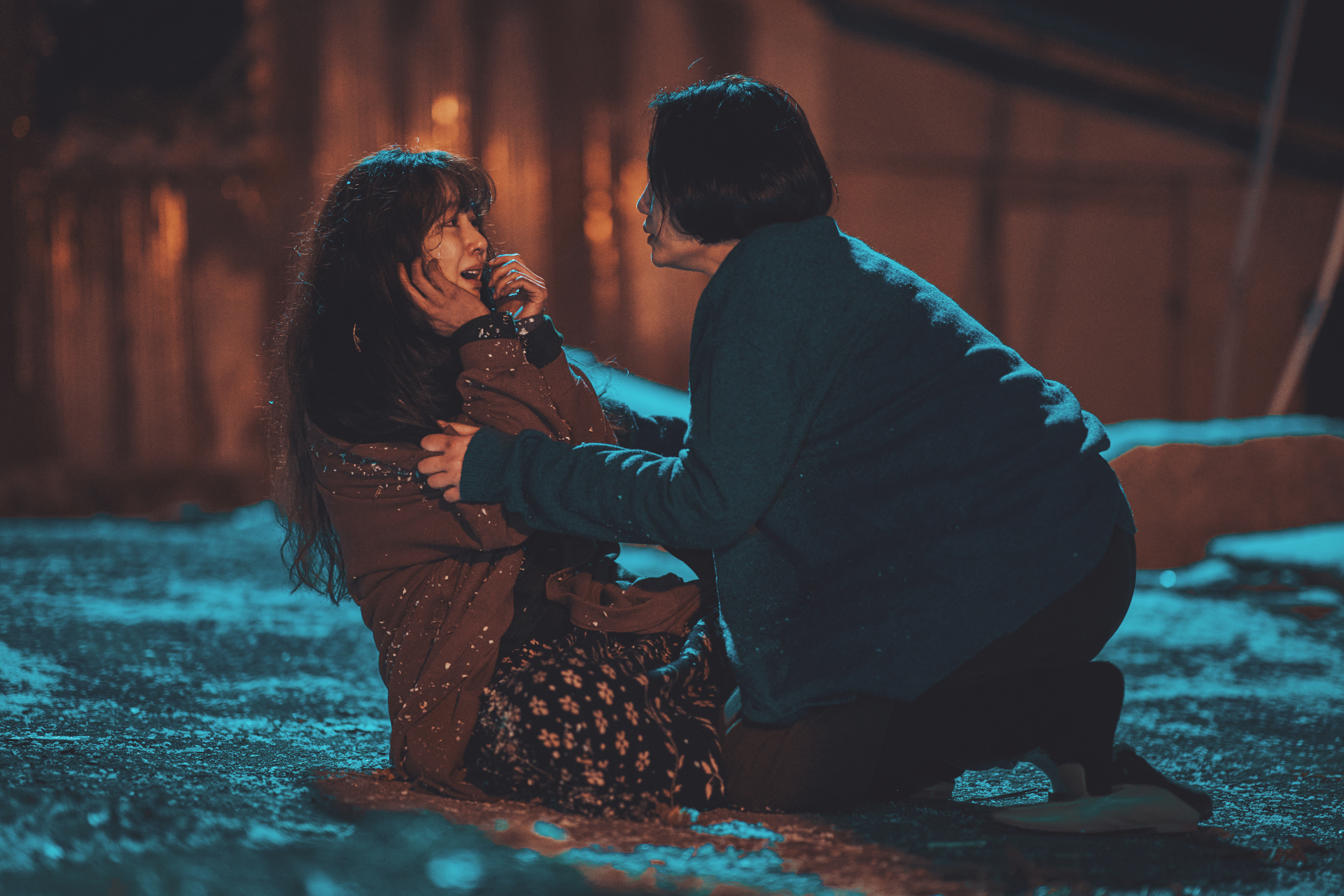 Khán giả “điêu đứng” trước kịch bản xoắn não của