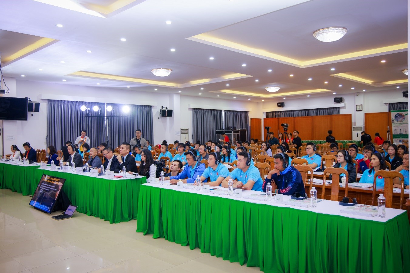 Đào tạo về dinh dưỡng thể thao nâng cao cho các huấn luyện viên và cầu thủ bóng đá