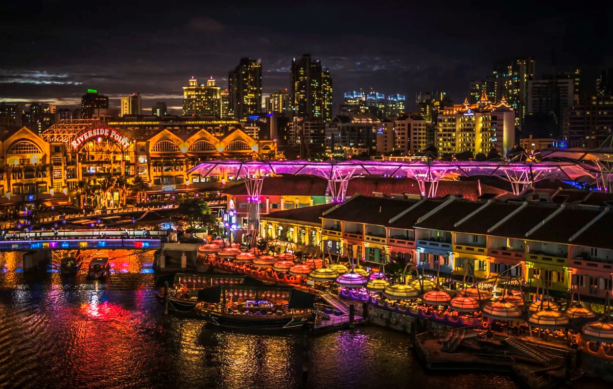 Clarke Quay (Singapore) là minh chứng sống động rằng ánh sáng tạo nên giá trị và tầm nhìn sẽ biến nhà đầu tư nhanh nhạy thành triệu phú
