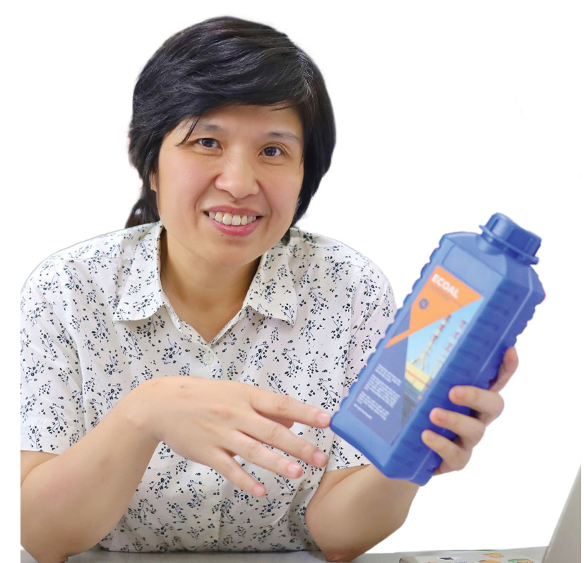 GS.TS Vũ Thị Thu Hà, Phó Chủ tịch Hội Sáng chế Việt Nam, Giám đốc Phòng thí nghiệm trọng điểm quốc gia về Công nghệ lọc, hóa dầu (Keylab PRT), Phó Viện trưởng Viện Hóa học Công nghiệp Việt Nam có tên trong 2 danh sách .