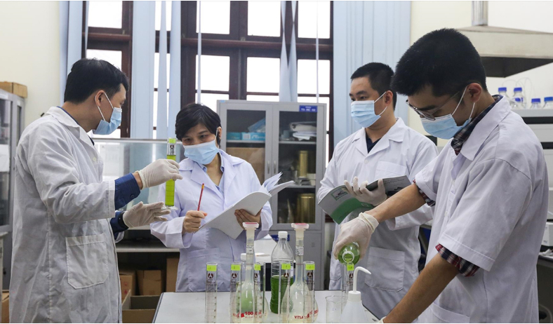 Không chỉ dừng lại ở nghiên cứu cơ bản, GS. TS Vũ Thị Thu Hà luôn chủ trương đưa công nghệ vào ứng dụng thực tiễn.