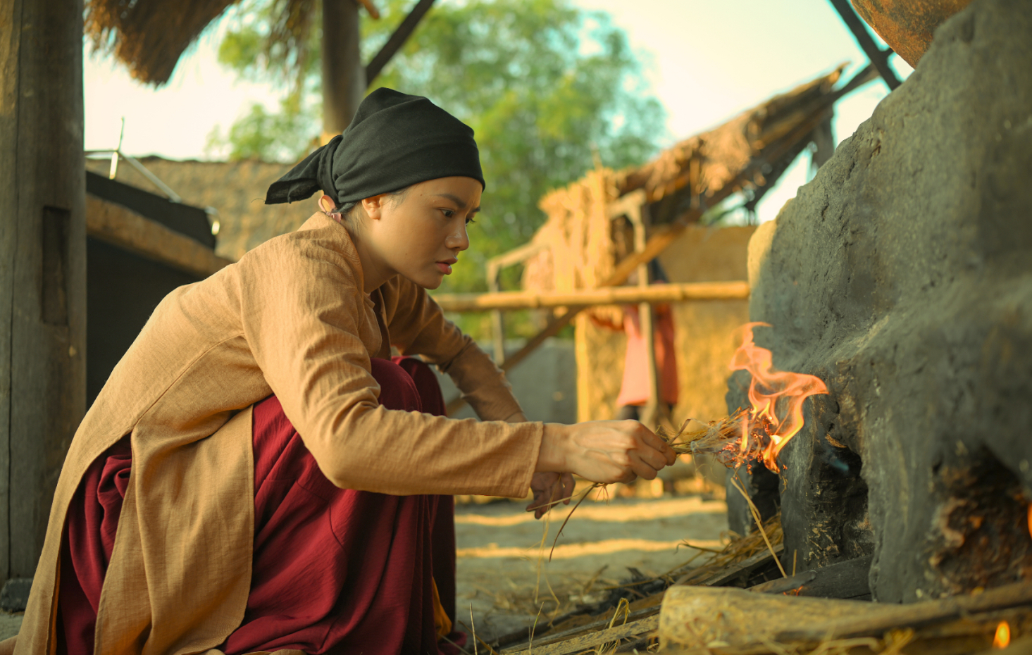 Tết Trung Thu năm 979 Triều Đinh đượcc tái hiện với sự xuất hiện của diễn viên Tuấn Trần và Thiên Tú