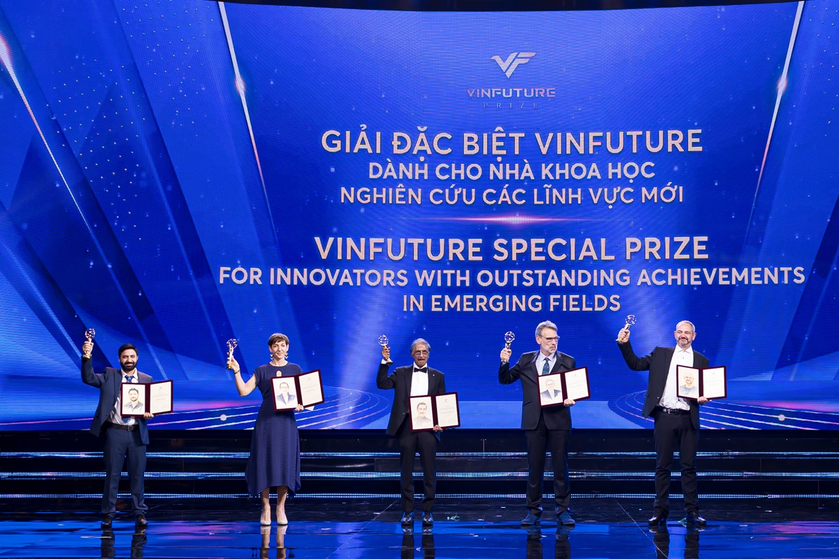  Giải Đặc biệt VinFuture 2025 dành cho Nhà khoa học nghiên cứu các lĩnh vực mới với những đổi mới trong phát triển các loại cây trồng lai có khả năng tự nhân giống.