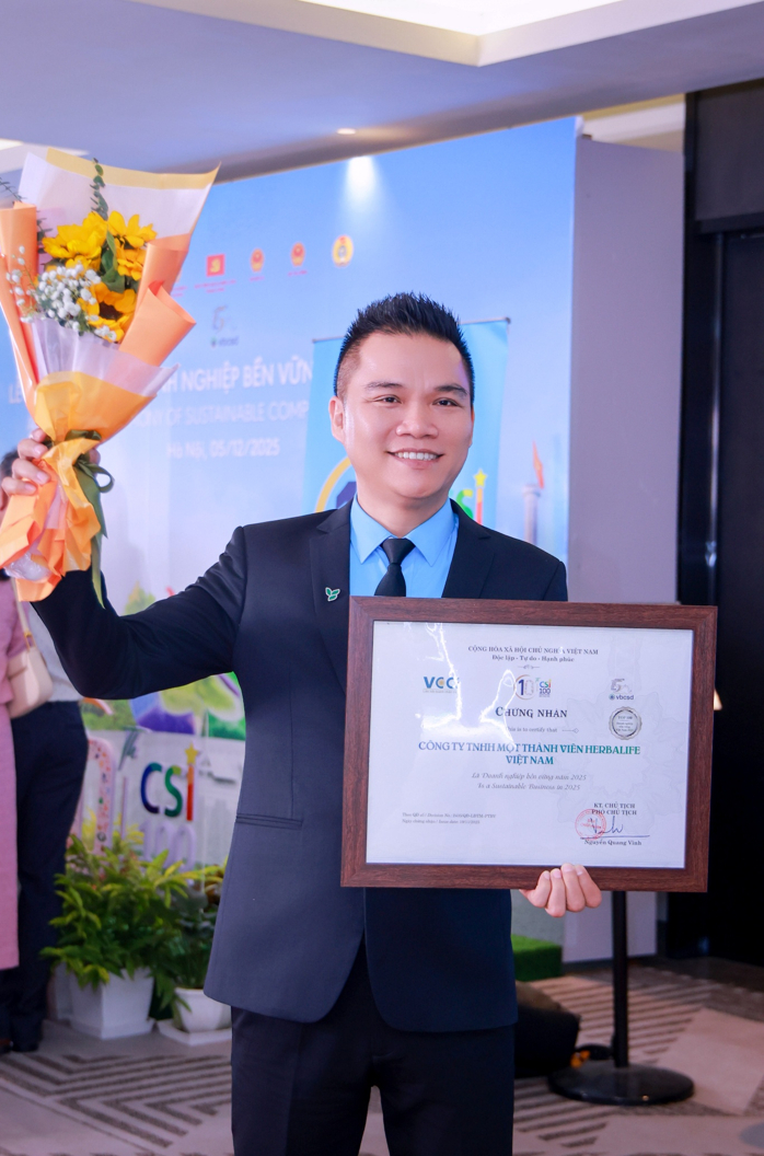 Ông Nguyễn Thành Đạt – Giám Đốc Truyền Thông Herbalife Việt Nam tại sự kiện trao giải