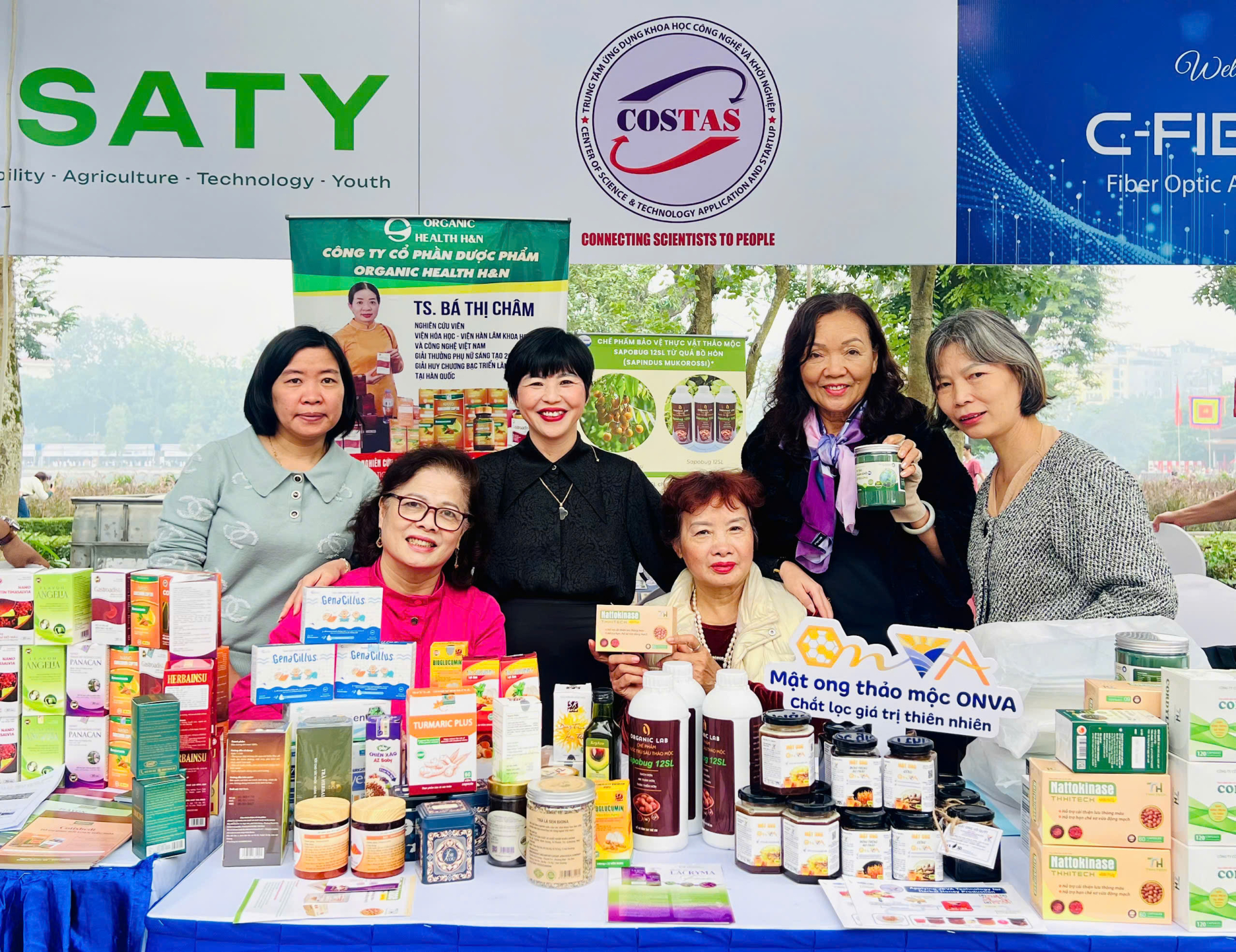 Các nhà khoa học nữ và doanh nghiệp khởi nghiệp tại sự kiện