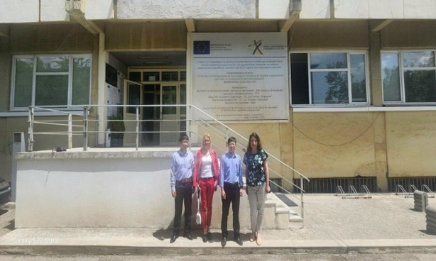 Các cán bộ Việt Nam và Bulgaria 