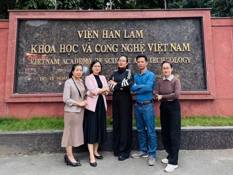 TS Bá Thị Châm và nhóm dự án