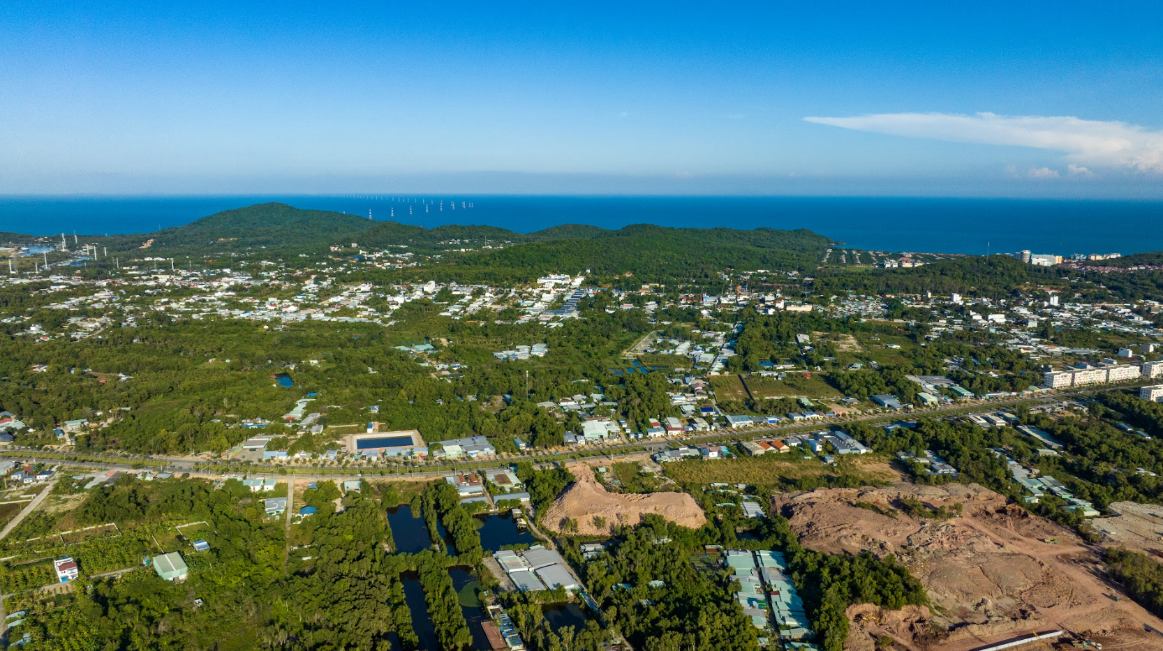 Thi công thần tốc giữa đảo Ngọc: Siêu tổ hợp APEC Phú Quốc dần thành hình