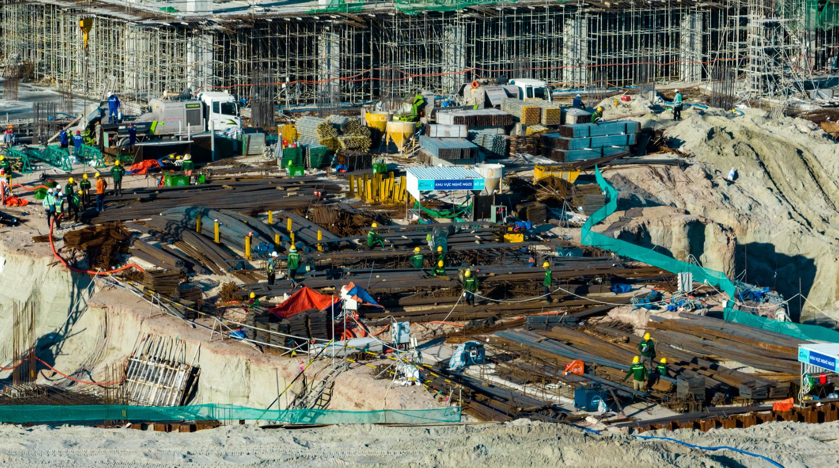 Thi công thần tốc giữa đảo Ngọc: Siêu tổ hợp APEC Phú Quốc dần thành hình