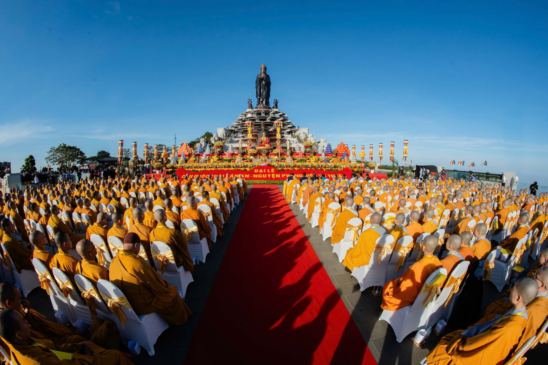 Đại lễ cầu quốc thái dân an diễn ra trang nghiêm trên đỉnh núi Bà Đen.