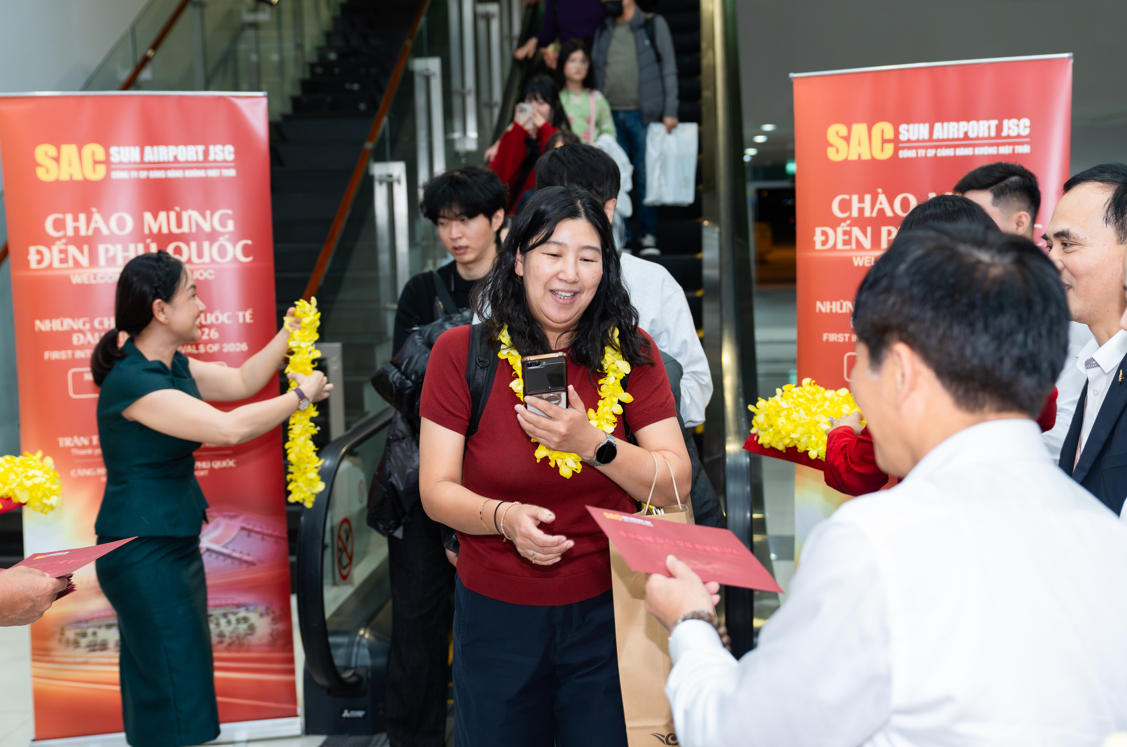 Cảng HKQT Phú Quốc đón chuyến bay 