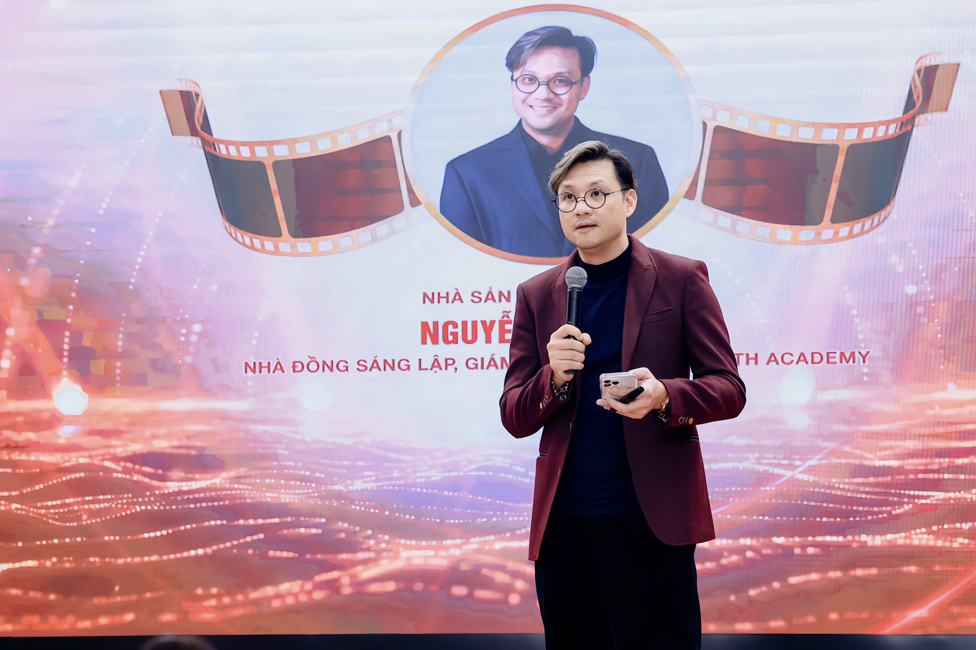Đạo diễn Nguyễn Khải Anh