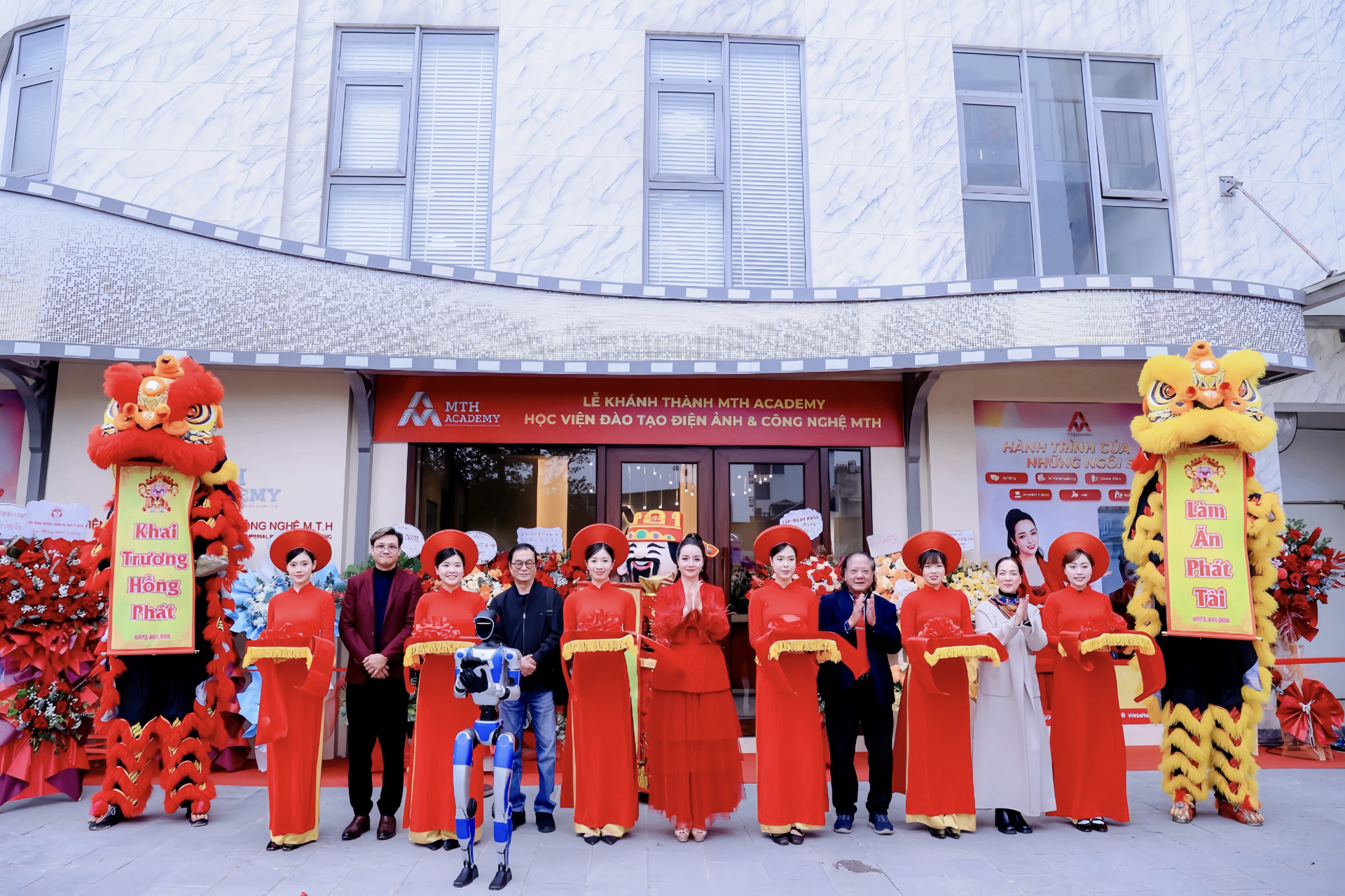 Đạo diễn, diễn viên Mai Thu Huyền đánh dấu 30 năm làm nghề bằng việc ra mắt MTH Academy 