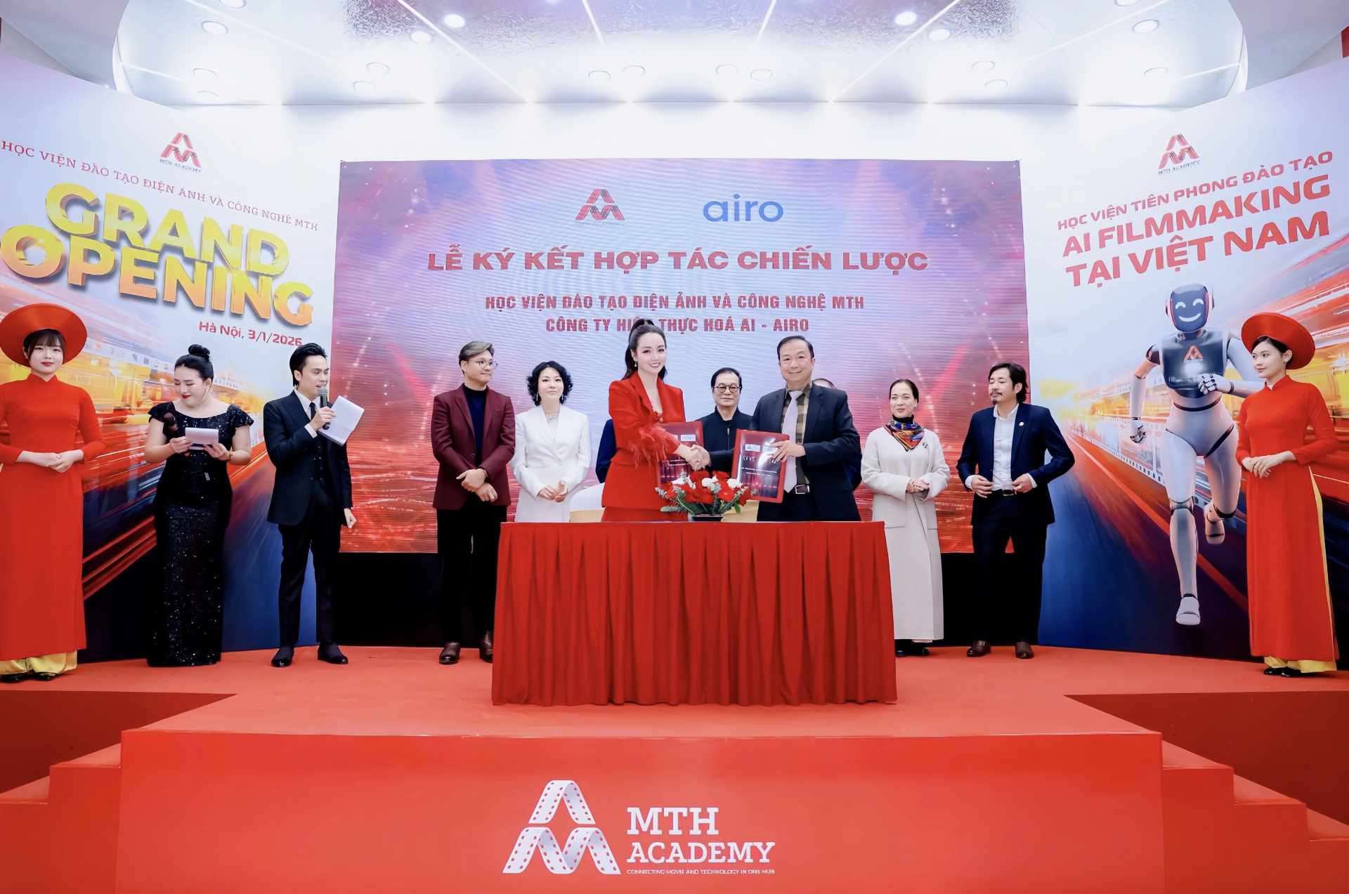 Đạo diễn, diễn viên Mai Thu Huyền đánh dấu 30 năm làm nghề bằng việc ra mắt MTH Academy 