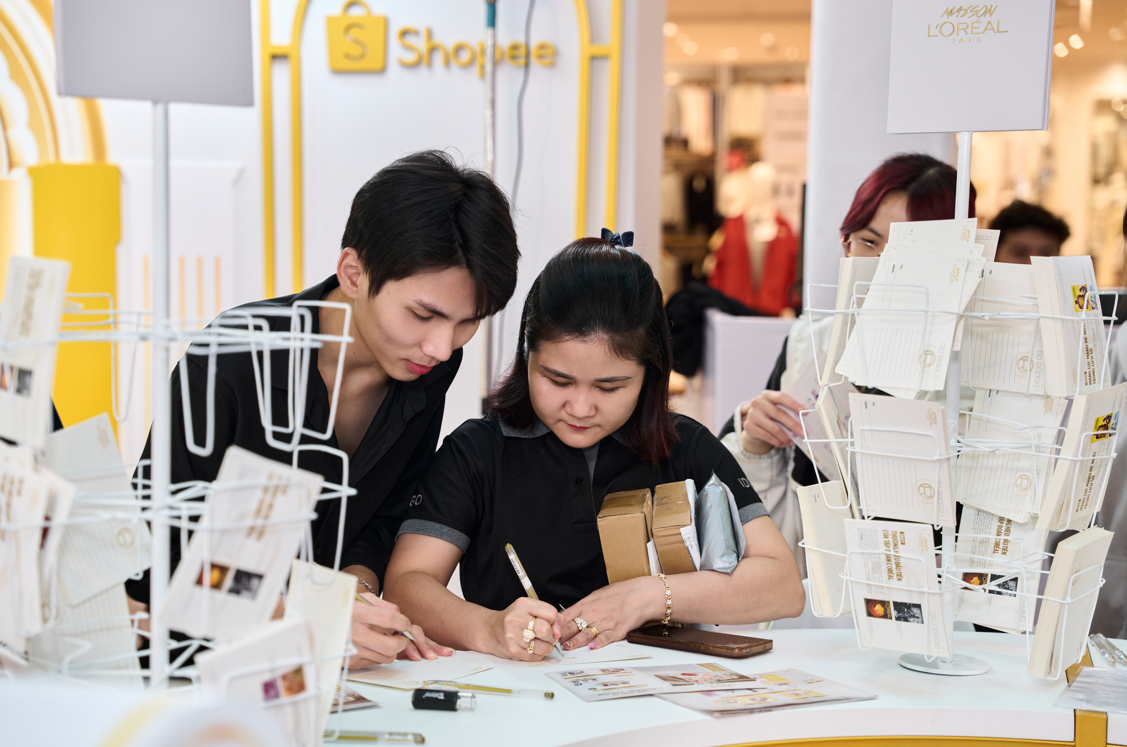 Khu làm thiệp DIY