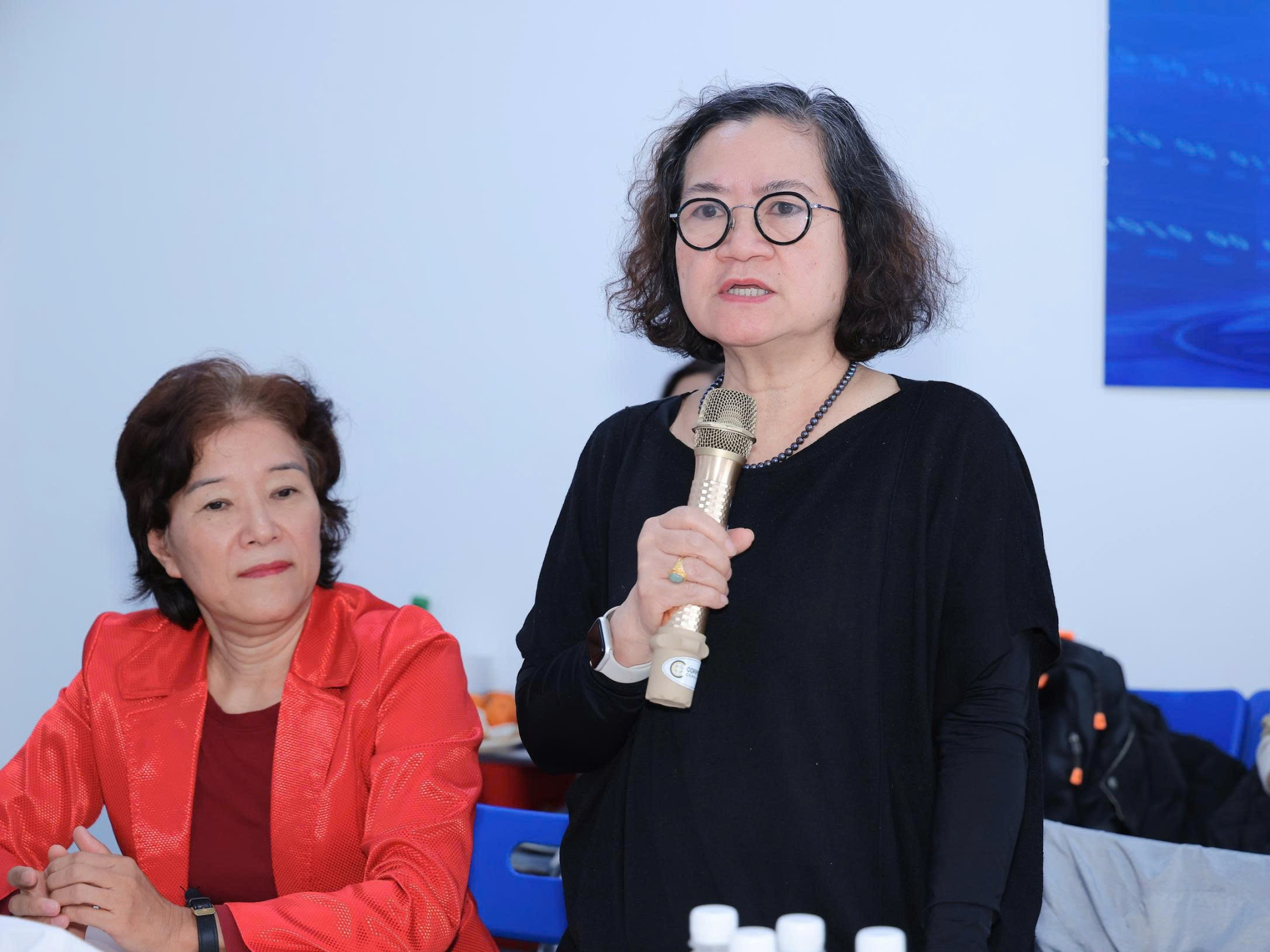 GS.TS Lê Mai Hương, Phó Chủ tịch Hội Nữ trí thức Việt Nam phát biểu.