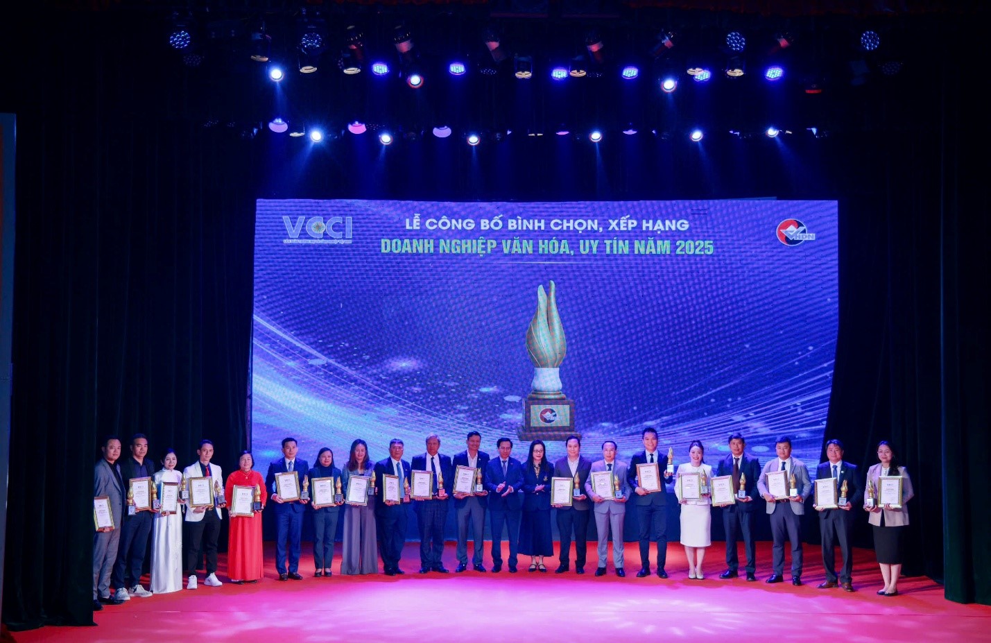 Các doanh nghiệp đạt giải tại Doanh Nghiệp Văn Hóa, Uy Tín 2025 do Liên đoàn Thương mại và Công nghiệp Việt Nam (VCCI) trao giải